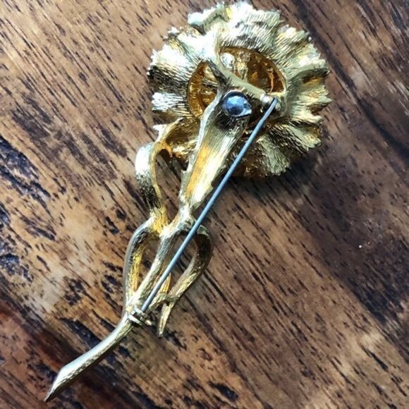 Vintage Gold Carnation Brooch  Pink Jewel - Picture 4 of 7
